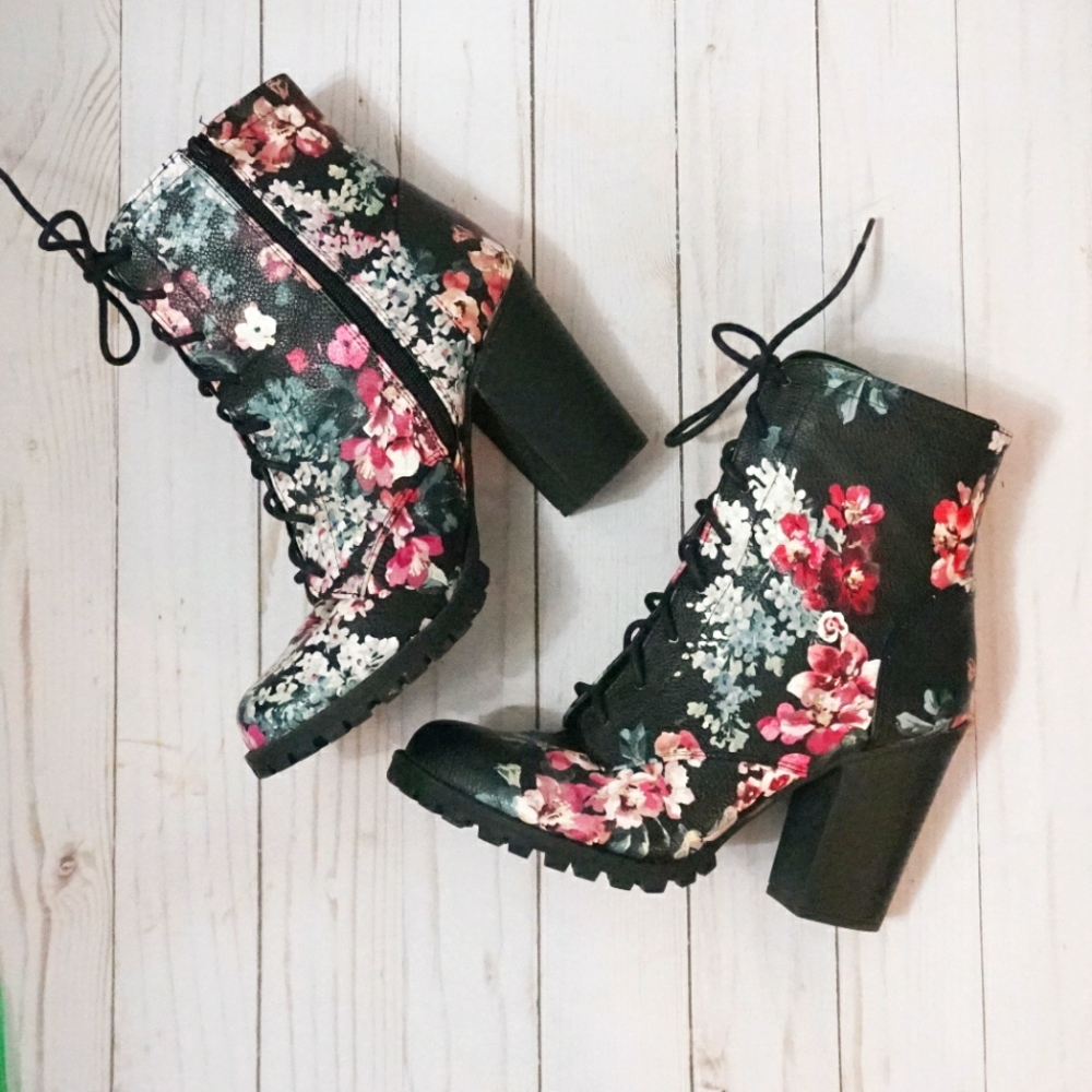 JustFab Floral Print Heel Boots 7.5